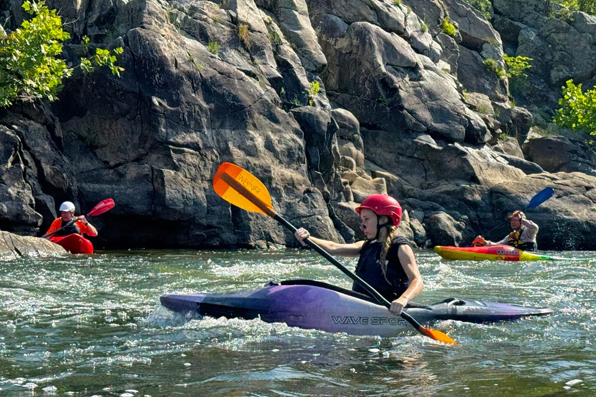 beginner-whitewater-kayaking-lesson-potomac-IMG_6981a-3x2